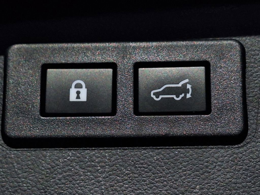 Used 2022 Subaru Outback Premium image 29