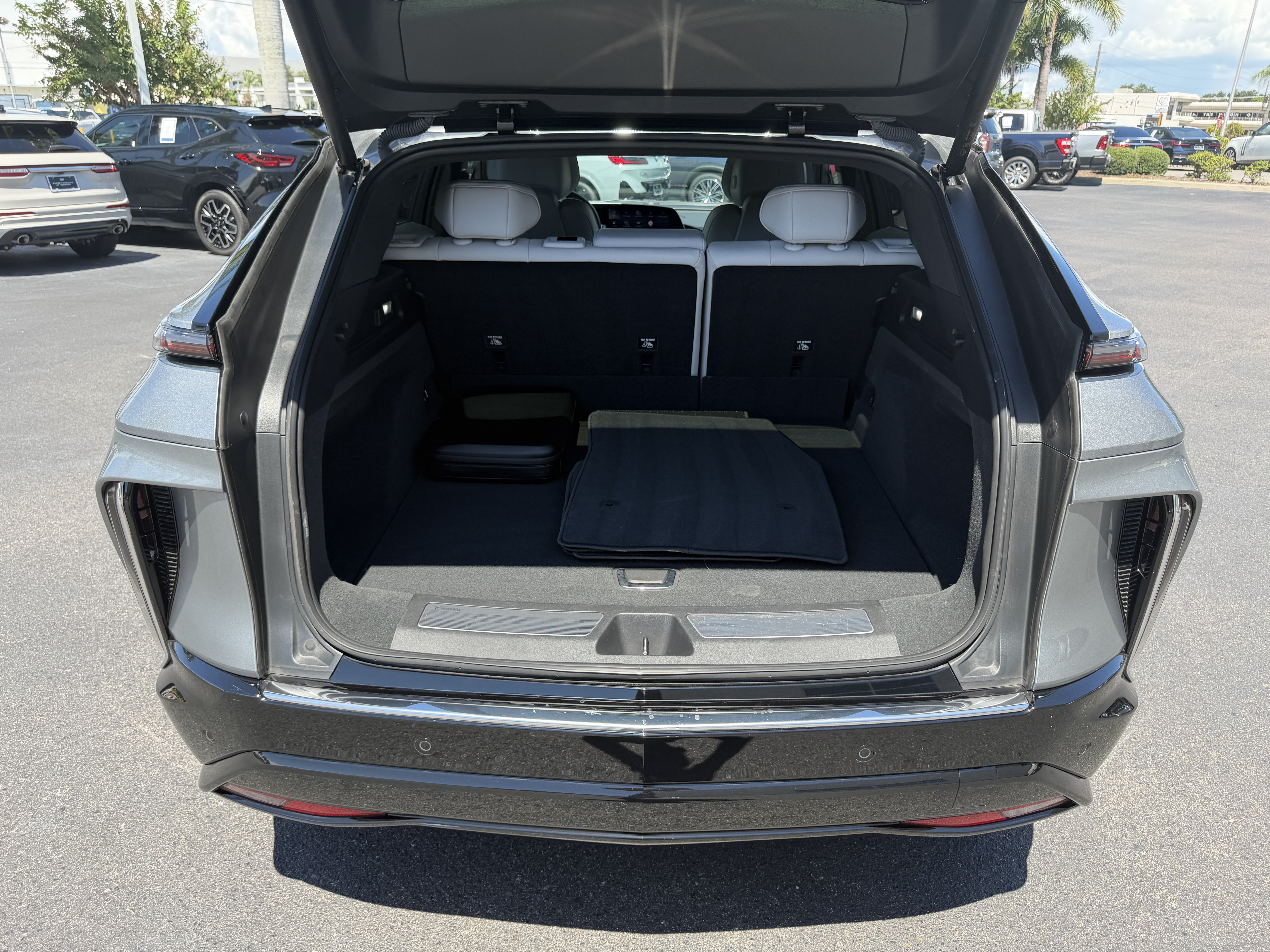 Certified 2024 Cadillac Lyriq Luxury RWD image 12