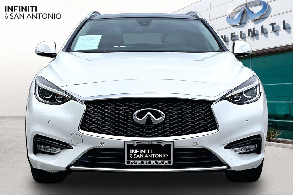 Used 2018 INFINITI QX30 Premium w/ Navigation Package FWD image 4