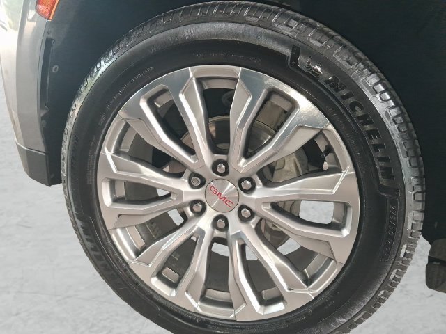 Used 2022 GMC Yukon Denali RWD image 29
