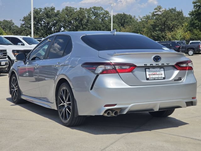 Used 2021 Toyota Camry SE w/ Audio Upgrade Package FWD image 3