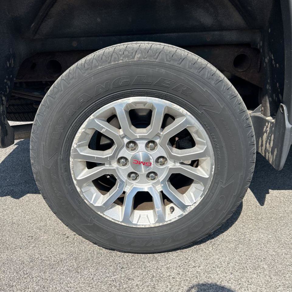 Used 2014 GMC Sierra 1500 SLE w/ SLE Value Package AWD/4WD image 11