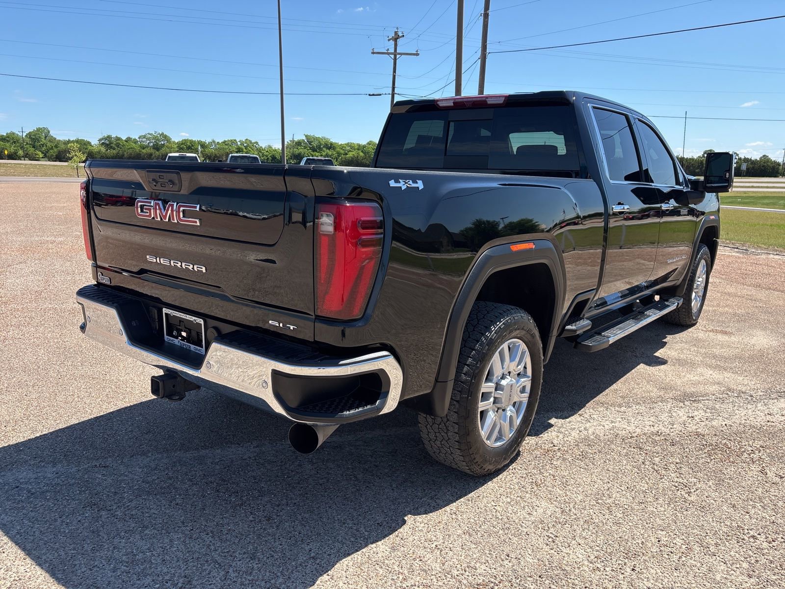 Used 2024 GMC Sierra 2500 SLT w/ SLT Premium Package image 6