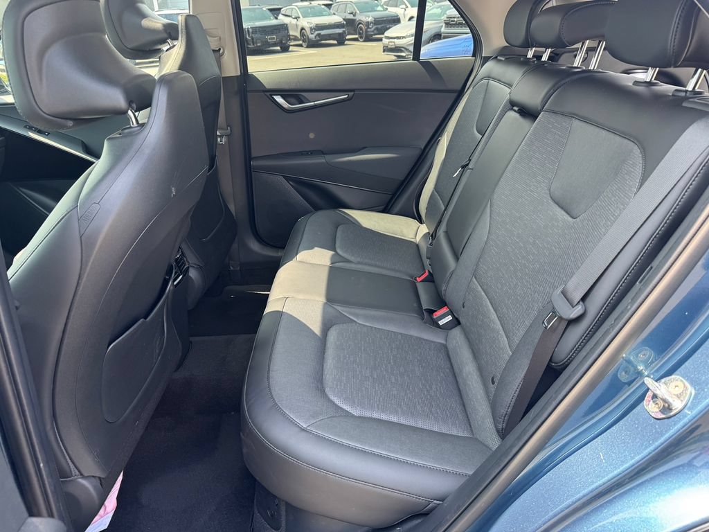 Used 2023 Kia Niro SX Touring FWD image 37