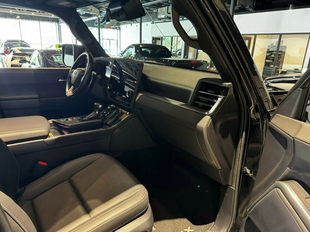 Used 2024 Lexus GX 550 w/ Cold Area Package AWD/4WD image 24