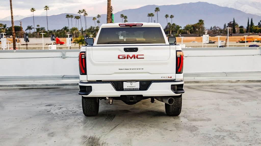 Used 2025 GMC Sierra 2500 AT4 image 8