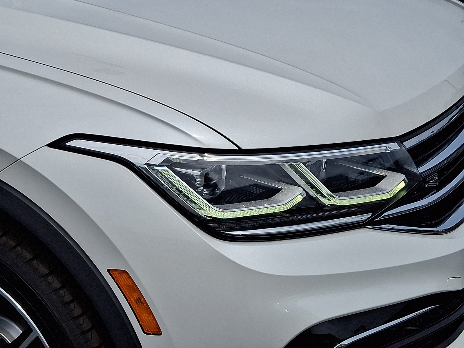 Certified 2023 Volkswagen Tiguan SEL R-Line AWD/4WD image 9