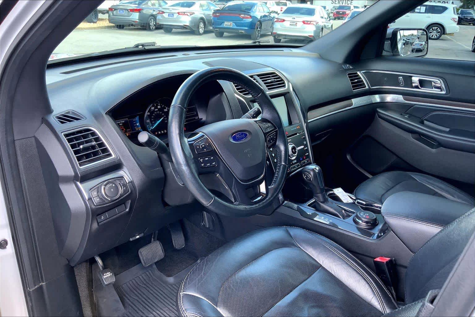 Used 2018 Ford Explorer Limited AWD/4WD image 17
