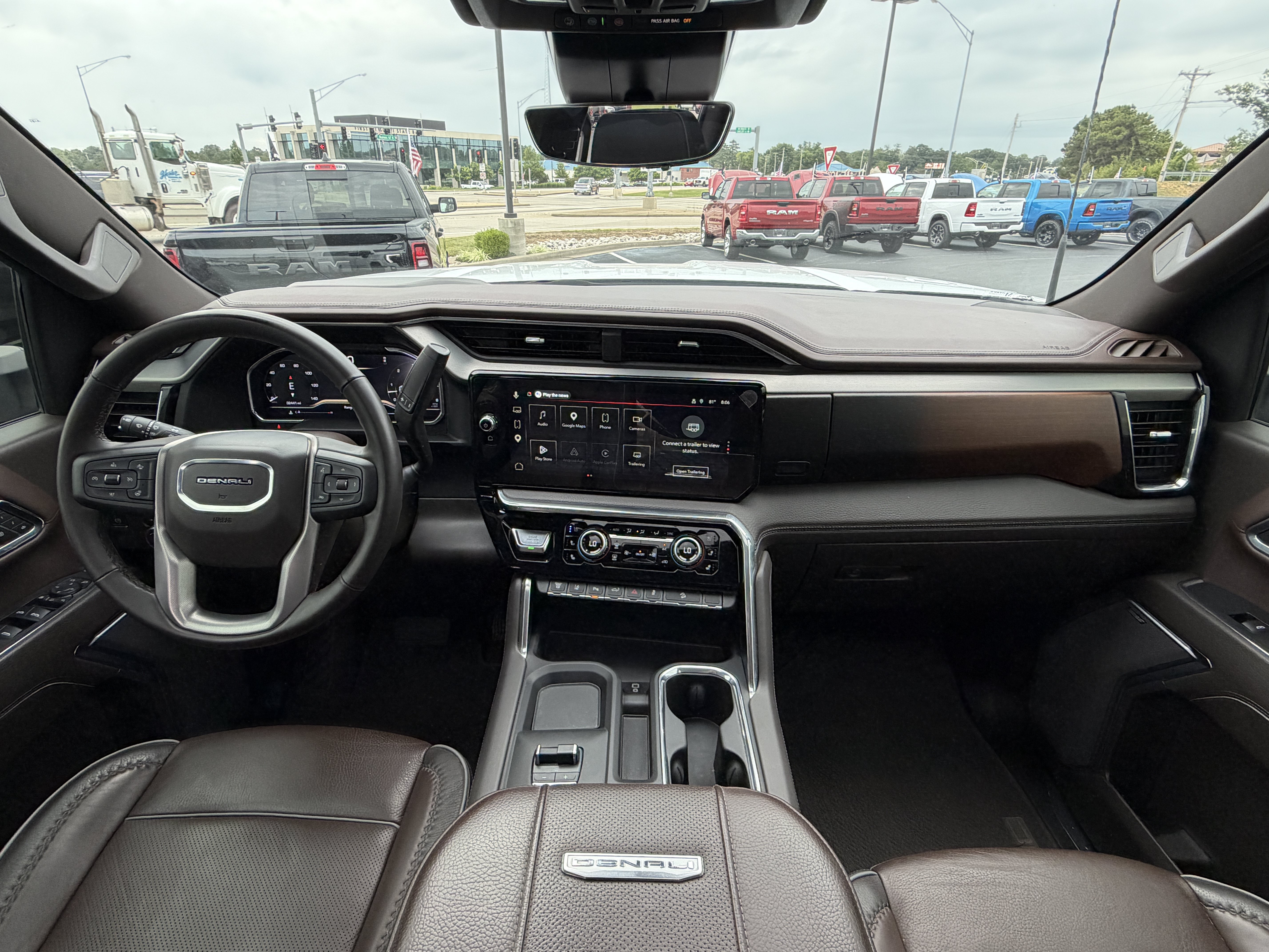 Used 2024 GMC Sierra 2500 Denali w/ Denali Reserve Package AWD/4WD image 11