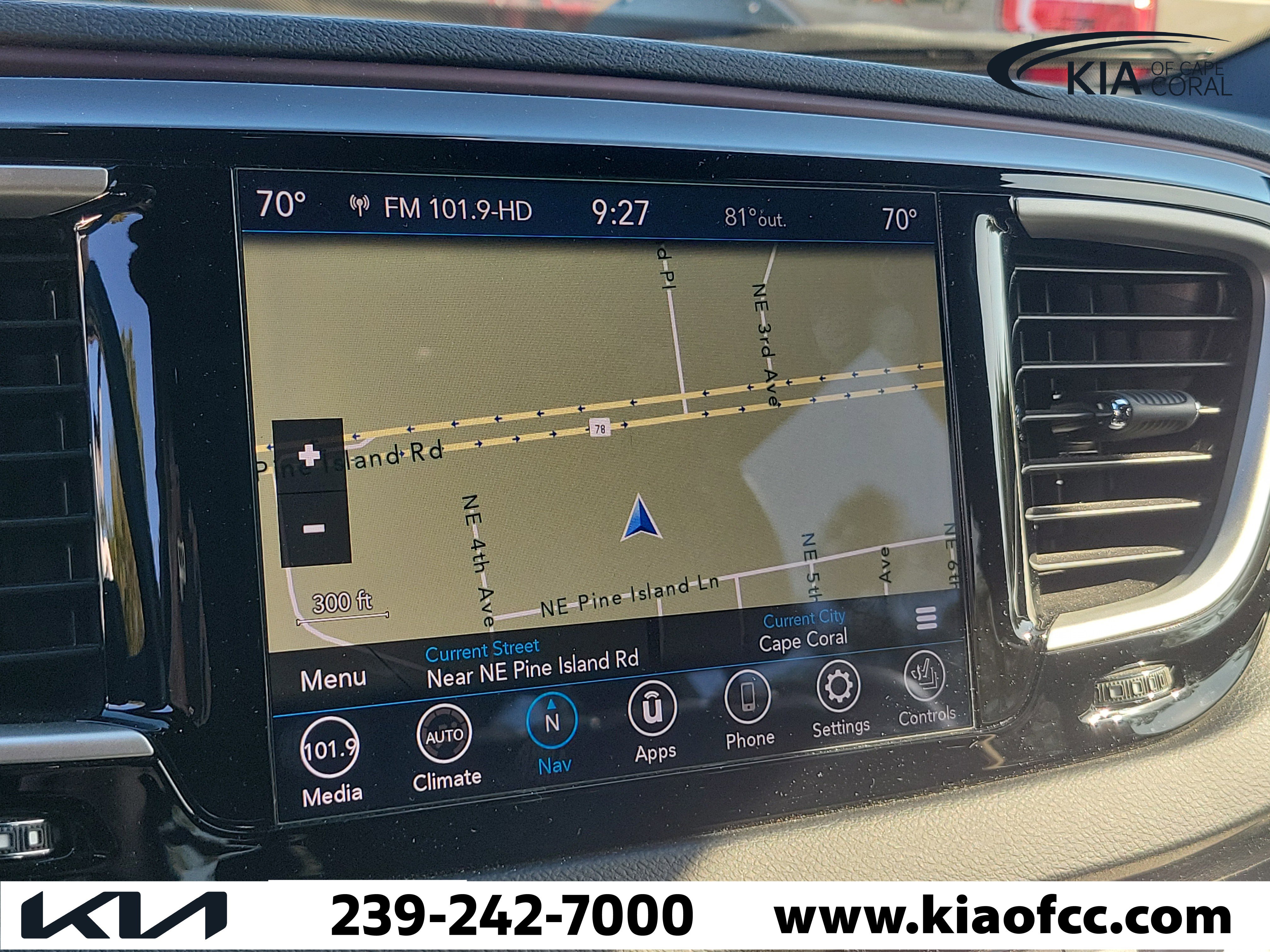 Used 2020 Chrysler Pacifica Touring-L image 28