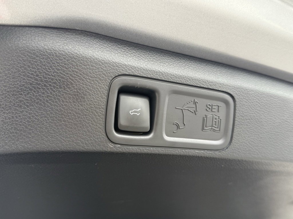 Used 2024 Ford Expedition XLT image 10