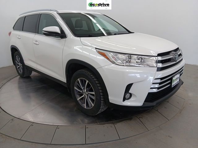 Used 2019 Toyota Highlander XLE image 1