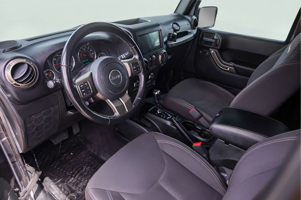 Used 2018 Jeep Wrangler Unlimited Sport AWD/4WD image 14