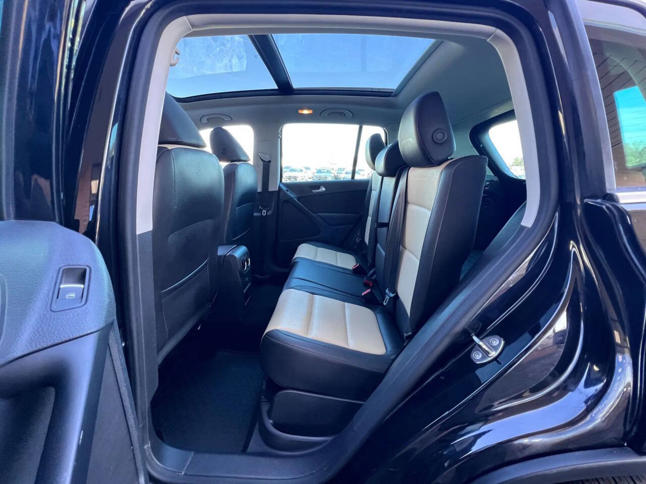 Used 2017 Volkswagen Tiguan Wolfsburg Edition image 15