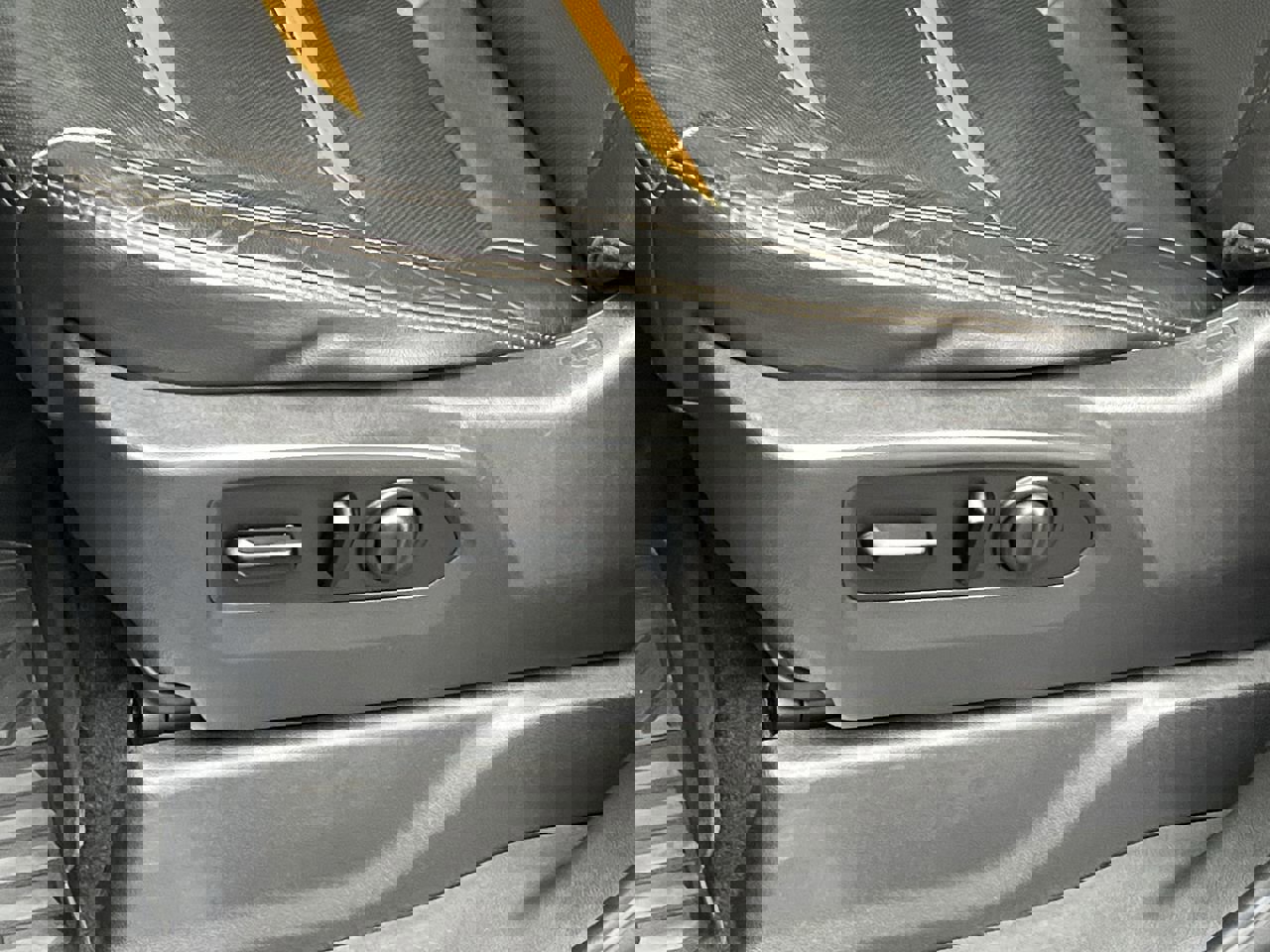 Used 2020 GMC Sierra 1500 AT4 w/ AT4 Preferred Package image 10