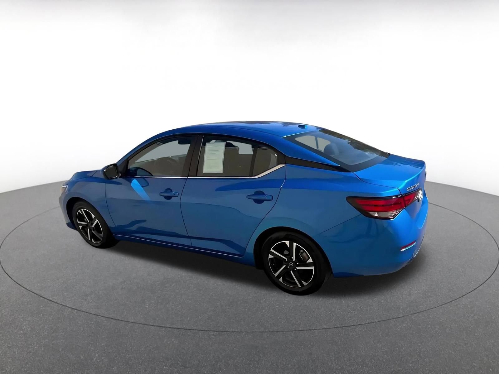 Used 2025 Nissan Sentra SV FWD image 10