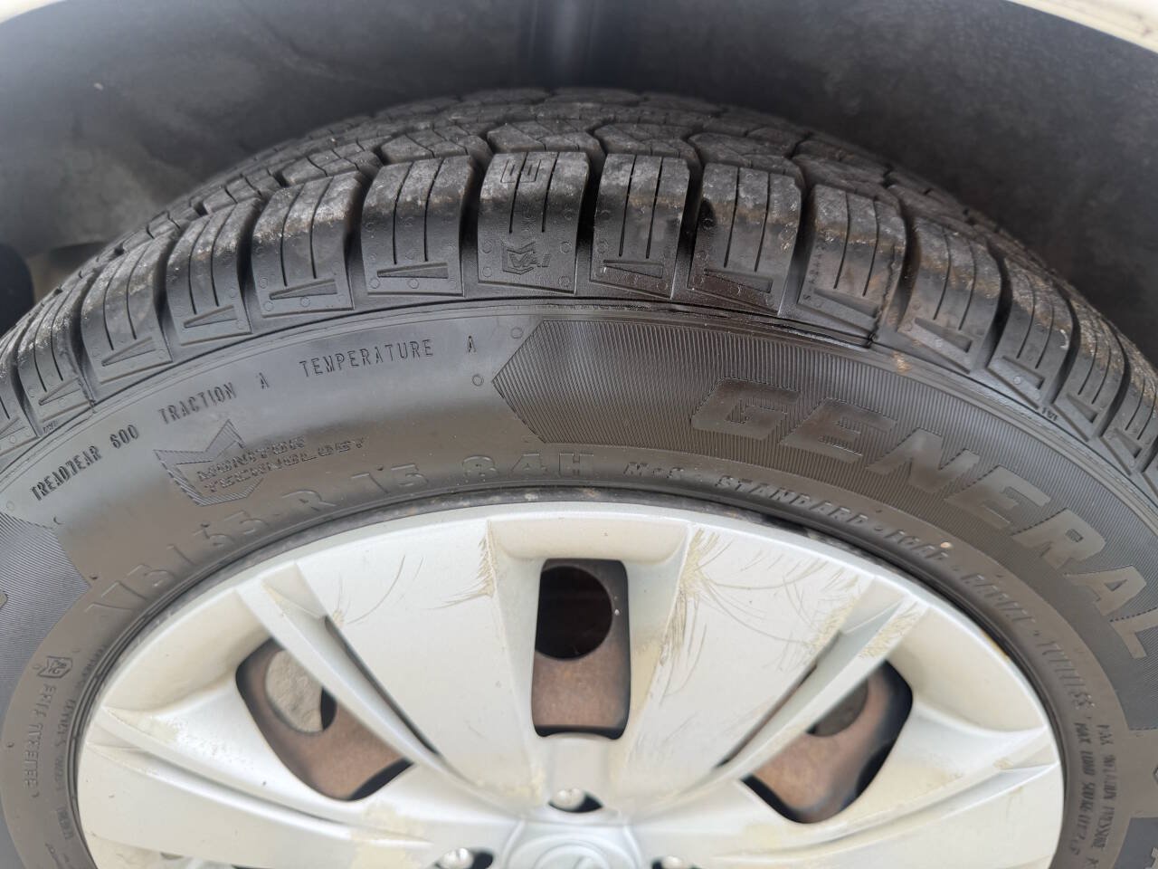 Used 2012 Toyota Yaris L FWD image 15