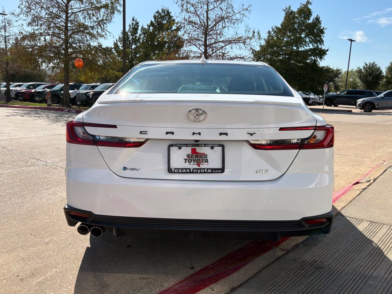 Used 2026 Toyota Camry SE FWD image 7