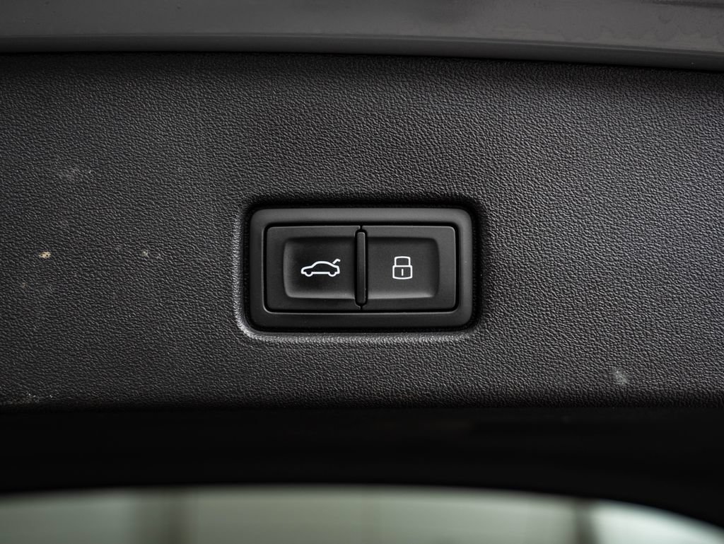 Used 2023 Audi Q4 e-tron Premium Plus w/ Premium Plus RWD image 22