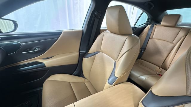 Used 2021 Lexus ES 300h w/ Premium Package image 13