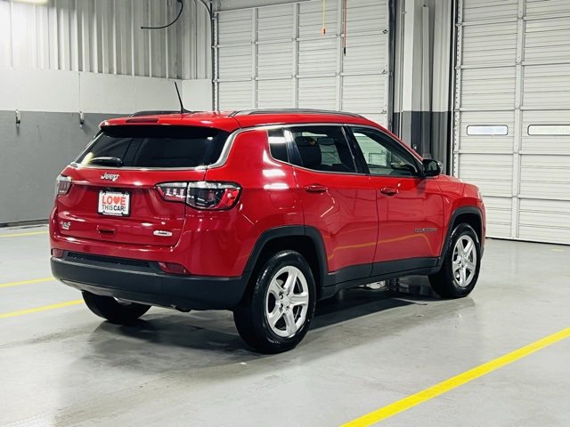 Used 2024 Jeep Compass Latitude image 15