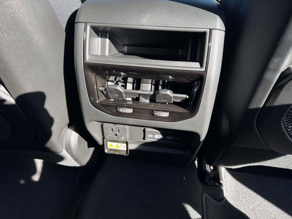 New 2026 Jeep Grand Cherokee Altitude image 22