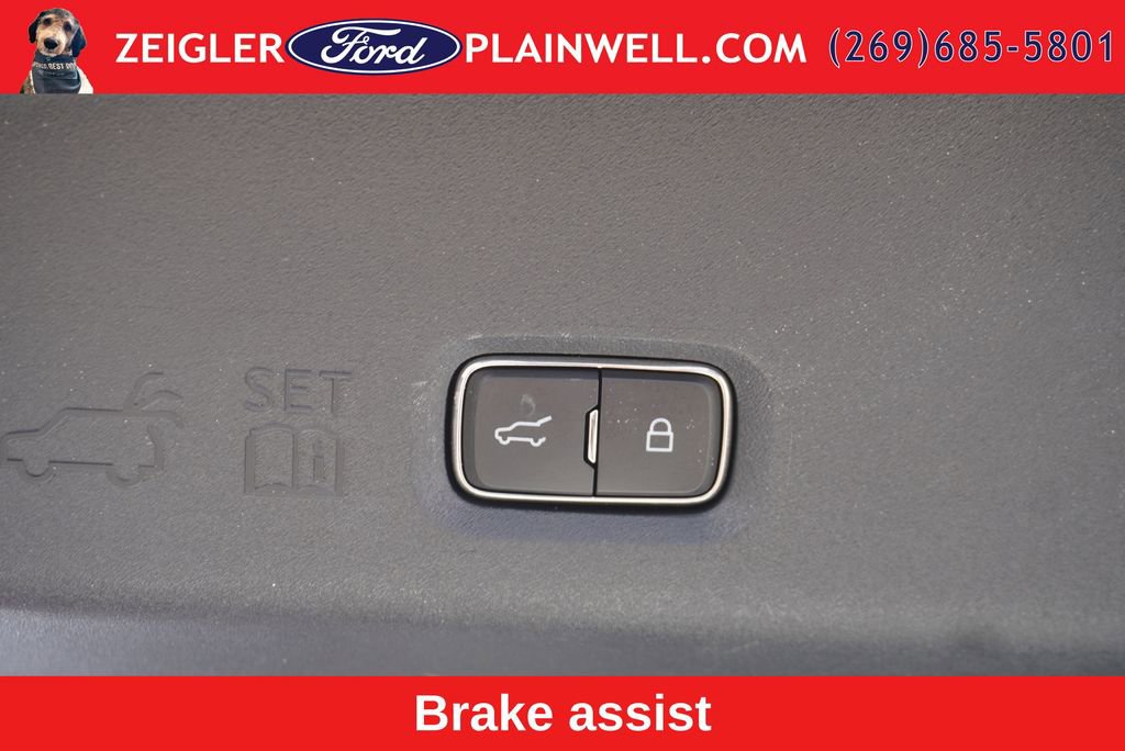 Used 2025 Ford Expedition Active AWD/4WD image 14