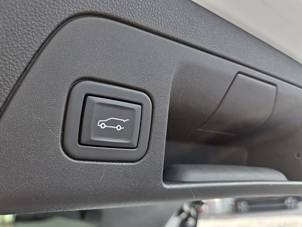 Used 2023 Buick Envision Preferred image 47