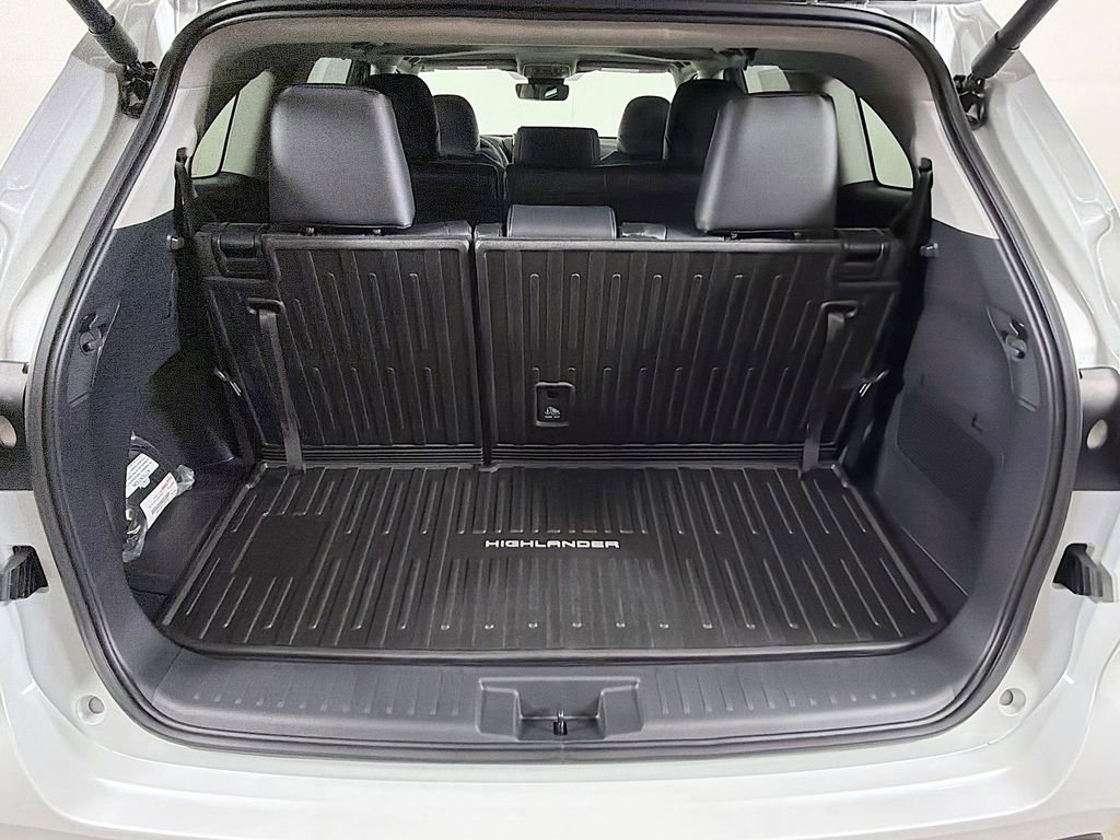 New 2026 Toyota Highlander XLE image 22