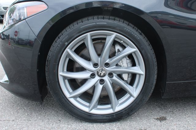 Used 2024 Alfa Romeo Giulia Ti AWD/4WD image 36