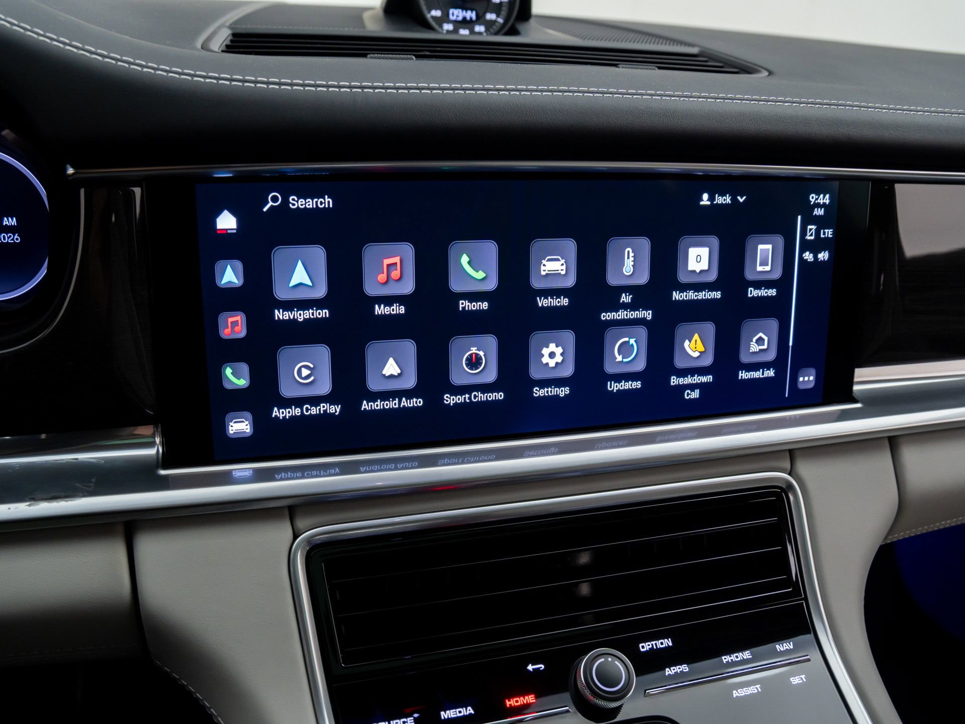 Certified 2023 Porsche Panamera GTS image 31