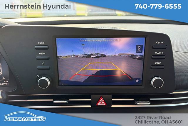 Used 2021 Hyundai Elantra SE FWD image 11