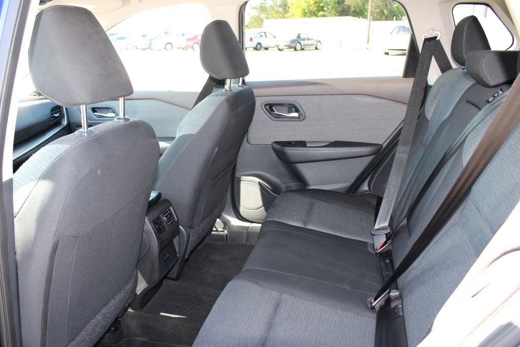 Used 2023 Nissan Rogue SV FWD image 11