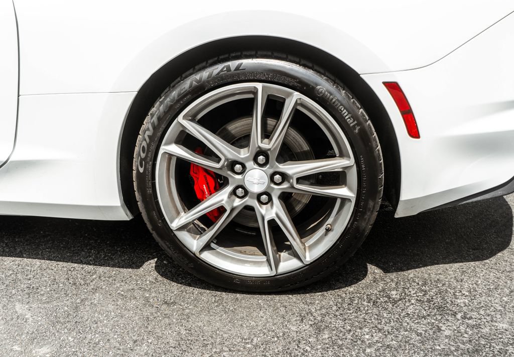 Used 2019 Chevrolet Camaro SS RWD image 29