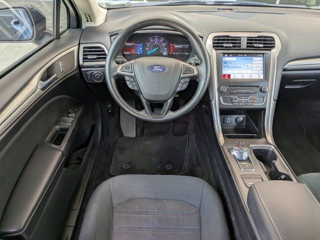 Used 2018 Ford Fusion SE w/ Fusion SE Technology Package image 13