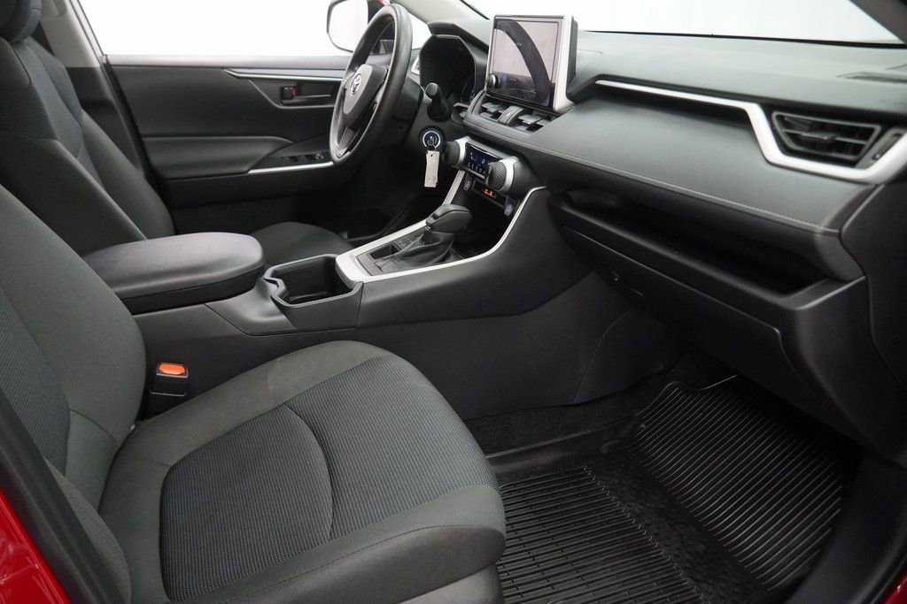 Used 2025 Toyota RAV4 LE image 45