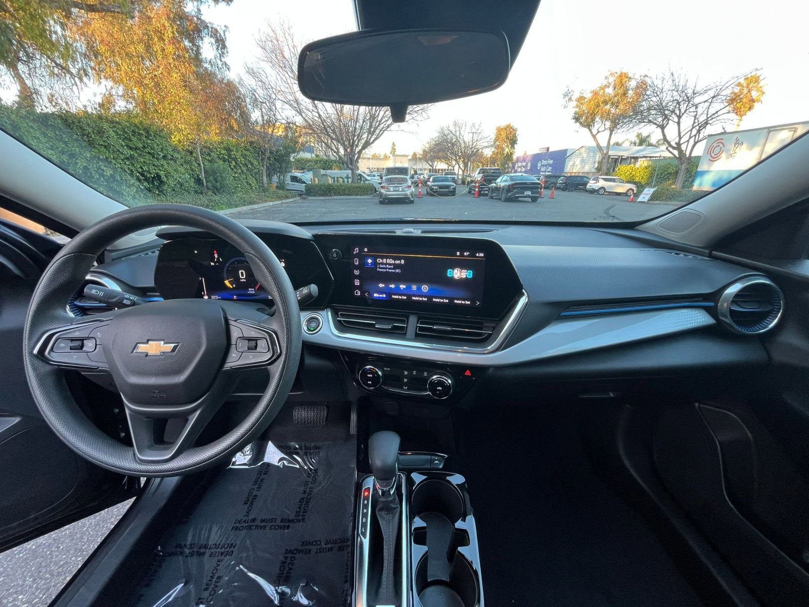 Used 2025 Chevrolet Trax LT image 31