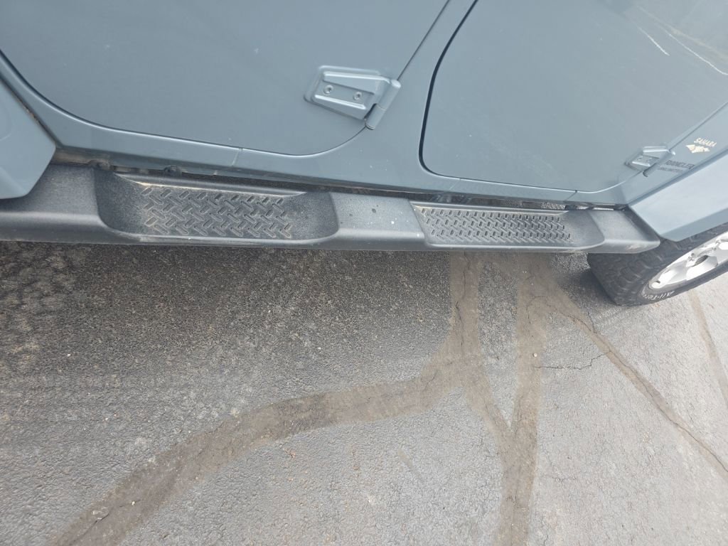 Used 2015 Jeep Wrangler Unlimited Sahara w/ Dual Top Group image 10