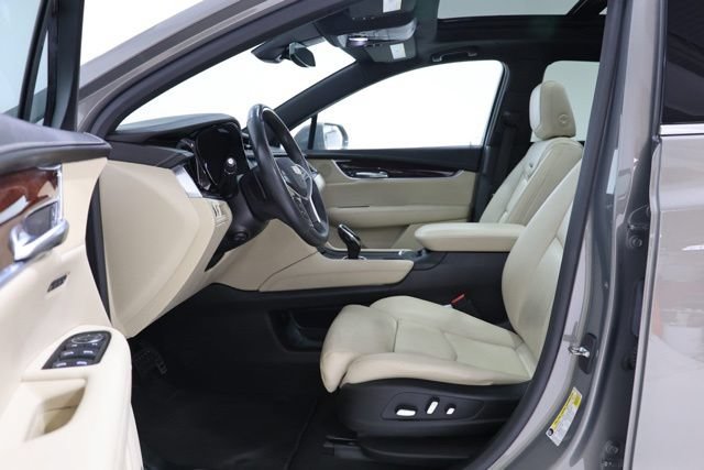 Used 2017 Cadillac XT5 Premium Luxury FWD image 17