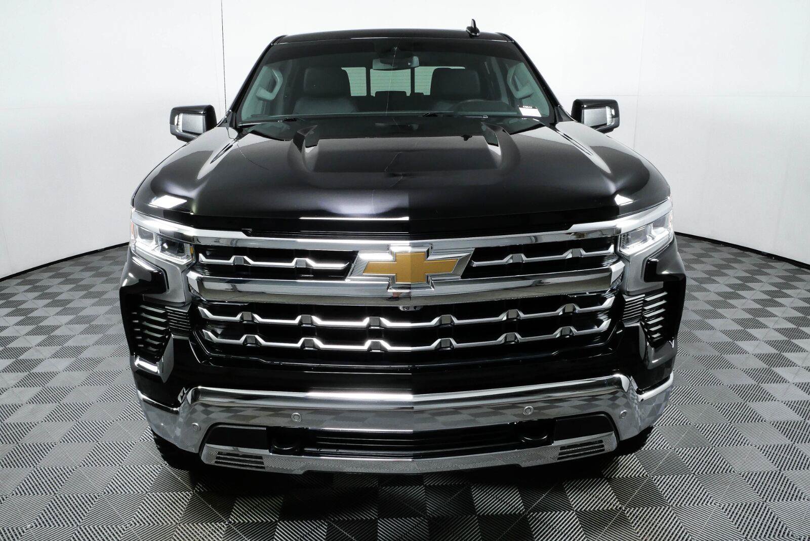 Used 2022 Chevrolet Silverado 1500 LTZ w/ LTZ Convenience Package II AWD/4WD image 27
