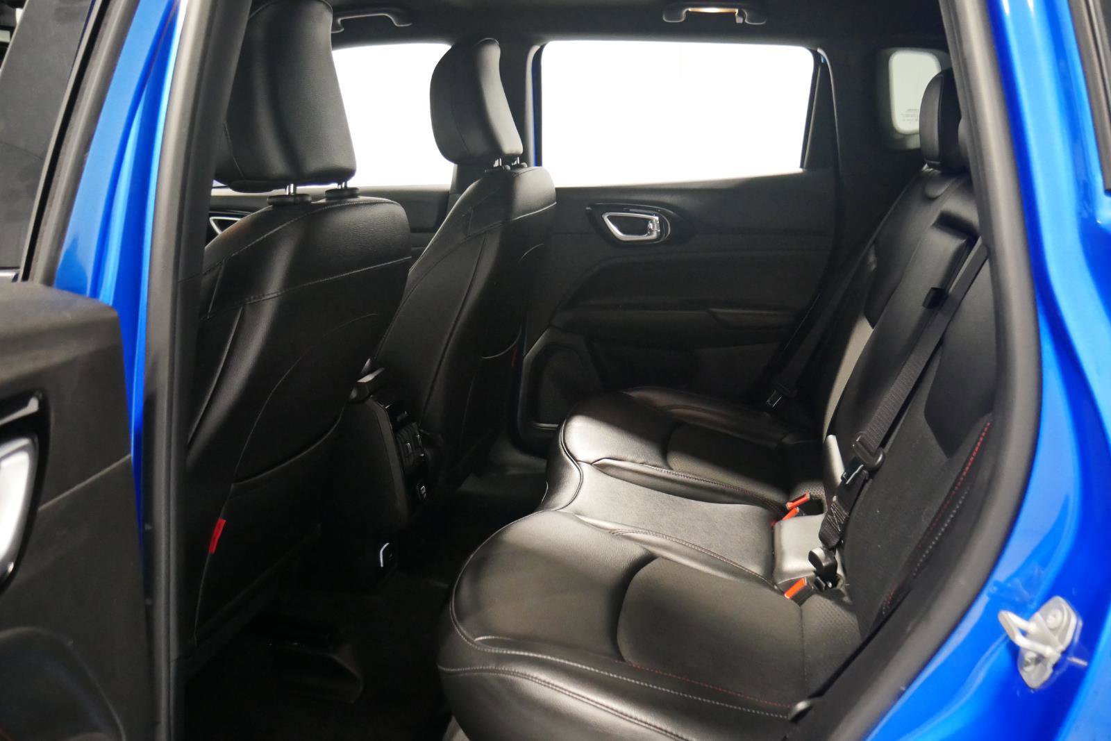 Used 2023 Jeep Compass Trailhawk image 12