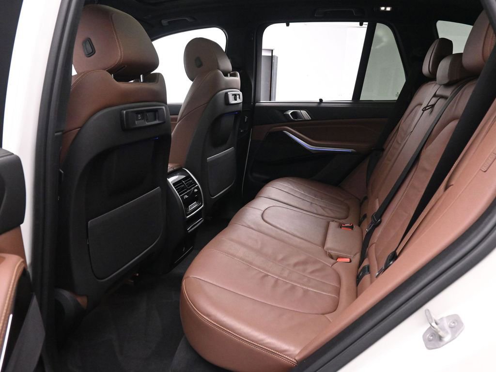 Used 2020 BMW X5 xDrive40i w/ M Sport Package image 19