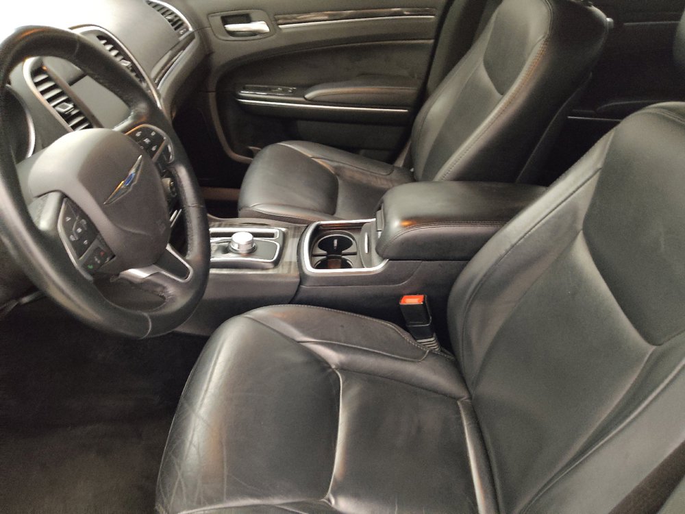 Used 2015 Chrysler 300 Limited RWD image 17
