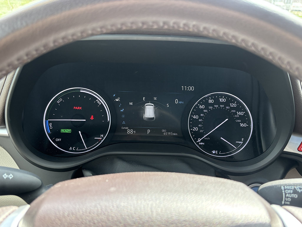 Used 2024 Toyota Sienna Platinum AWD/4WD image 16