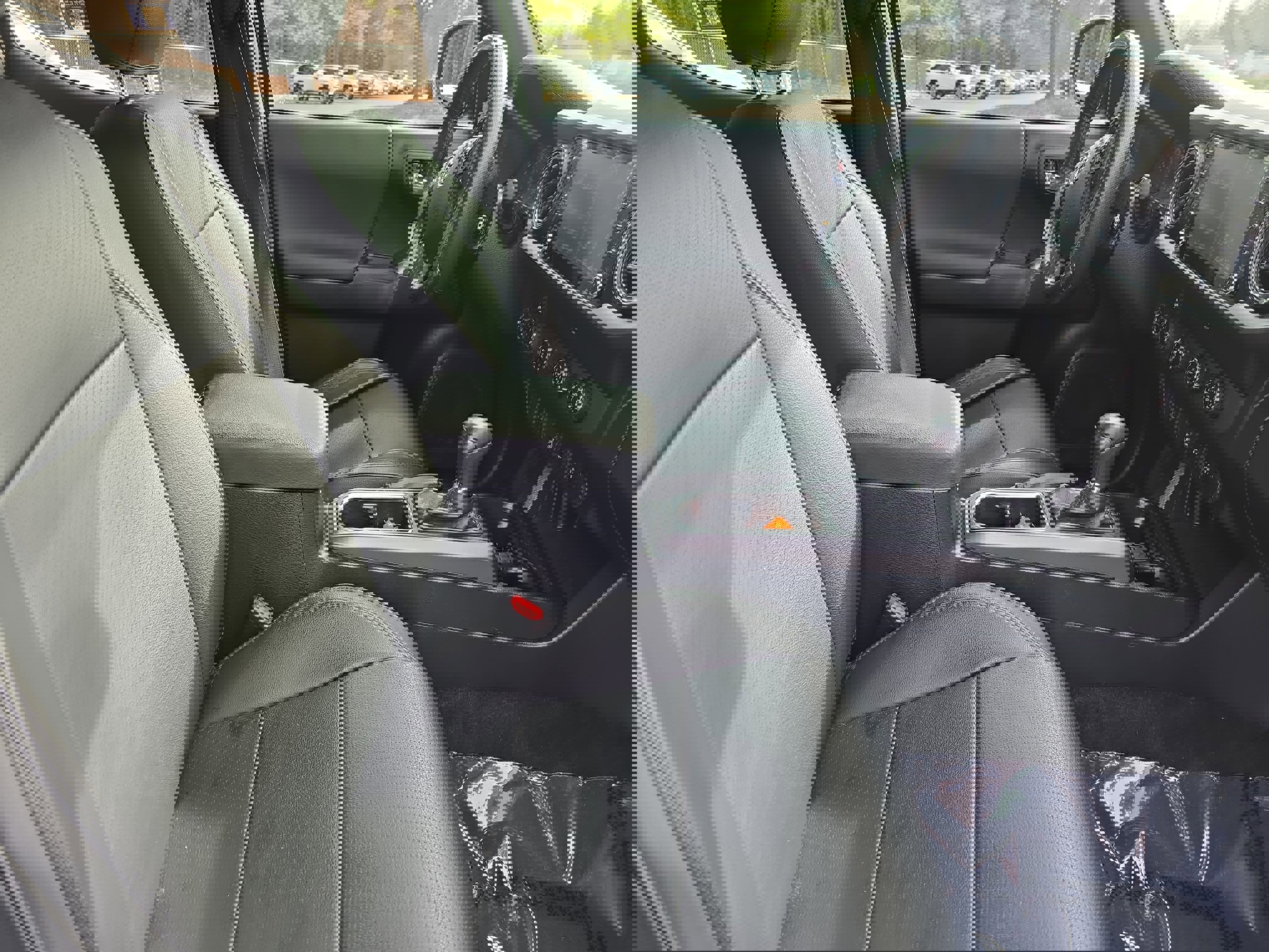 Used 2020 Toyota Tacoma TRD Off-Road image 10