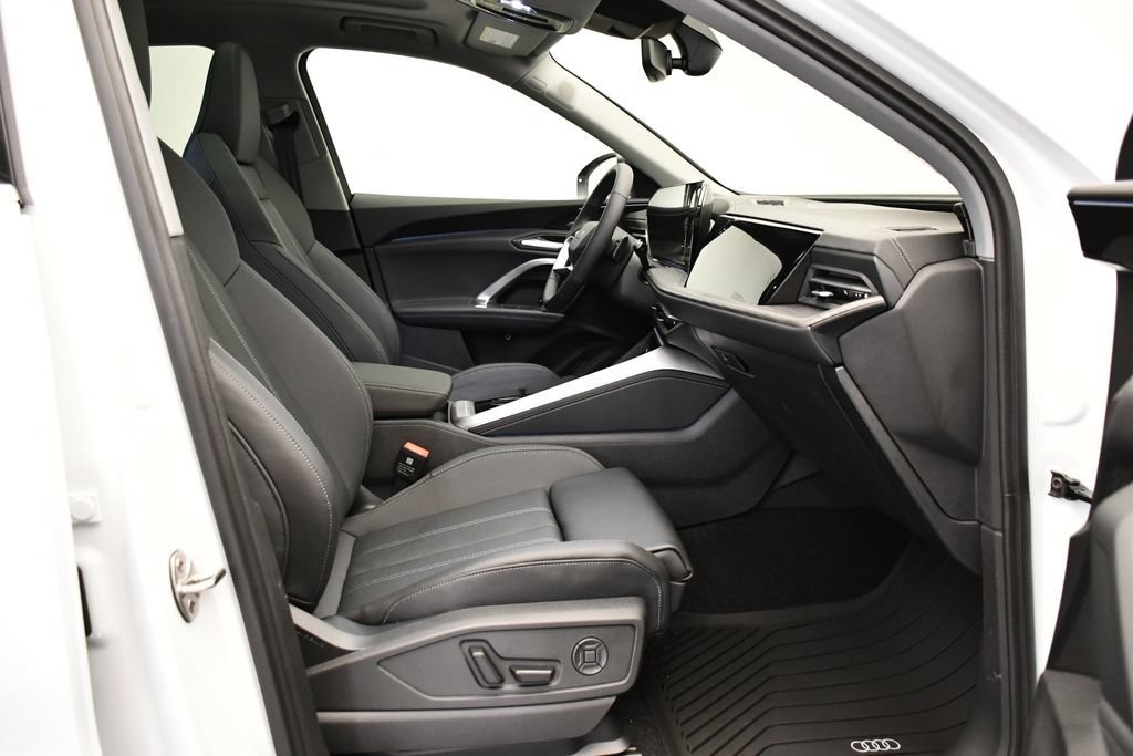 Used 2025 Audi Q5 Premium Plus w/ Premium Plus image 47