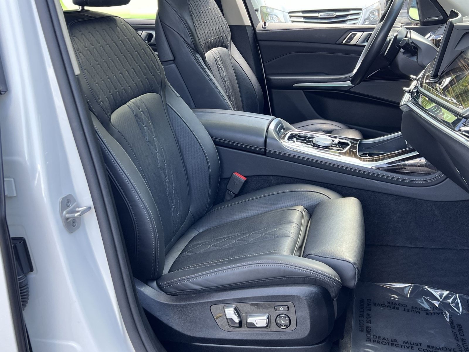 Used 2025 BMW X7 xDrive40i AWD/4WD image 34