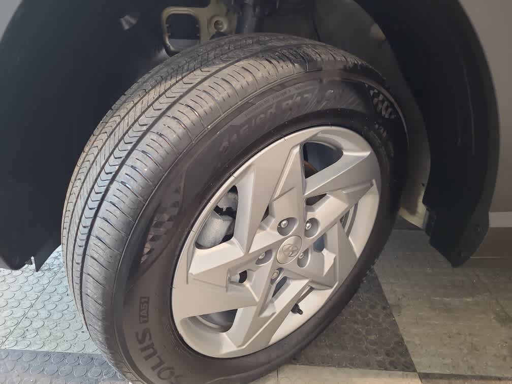 Used 2024 Hyundai Kona SE AWD/4WD image 8