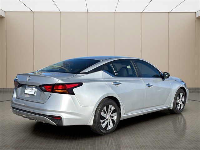 Used 2024 Nissan Altima 2.5 S image 5