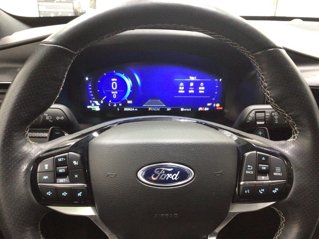 Used 2024 Ford Explorer ST w/ Technology Package image 12